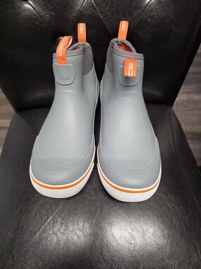 GRÜN Men's Gray Waterproof Slip-On Rain Boots with Orange Accents